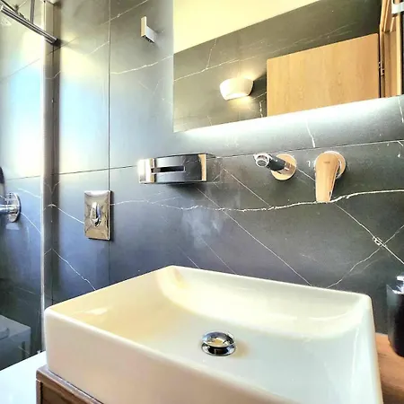 Gregory's Farm Апартаменты *