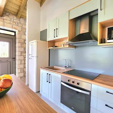 Gregory's Farm Daire Levkákia