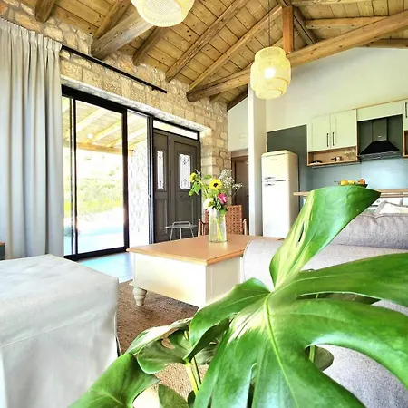 Gregory's Farm * Levkákia