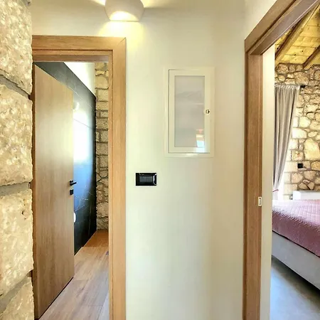 Gregory's Farm Lefkakia