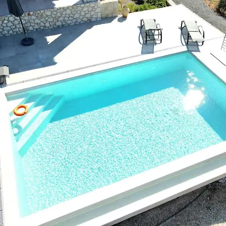 Gregory's Farm Апартаменты *